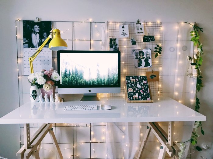 How to decorate a home office space