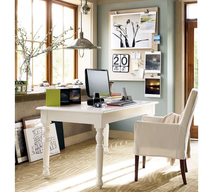 How to decorate a home office space