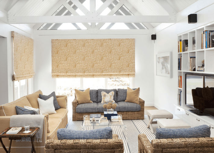 How to decorate a beach house living room